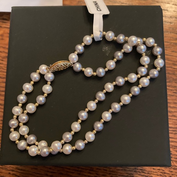 NIB Freshwater Pearl 2-strand white and gray pearl bracelet 14K beads & clasp - Picture 3 of 4